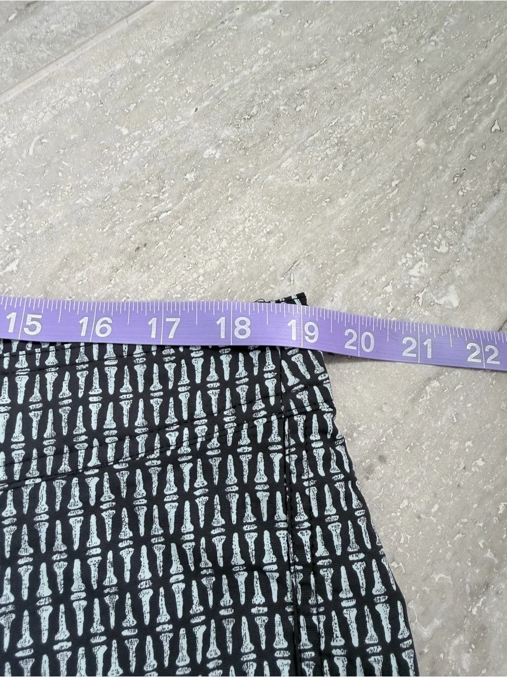 Patagonia Men’s 38 Board Shorts Swim Trunks Gray Black Print Surf 10” Inseam